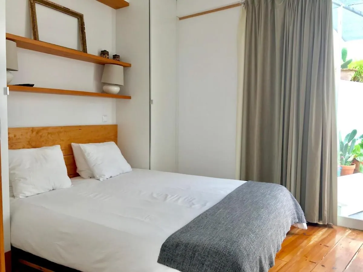 Amazing Mezzanine House With Garden - City Centre Lissabon
