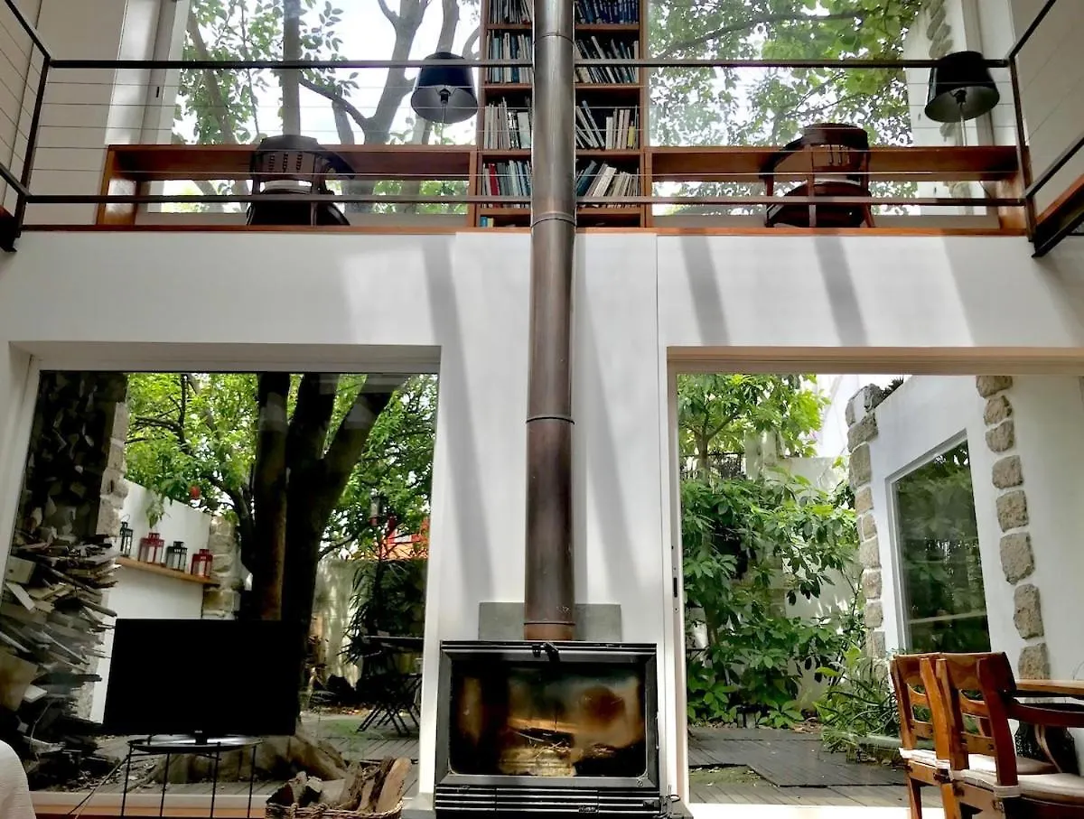 Amazing Mezzanine House With Garden - City Centre Lissabon 0*,  Portugal